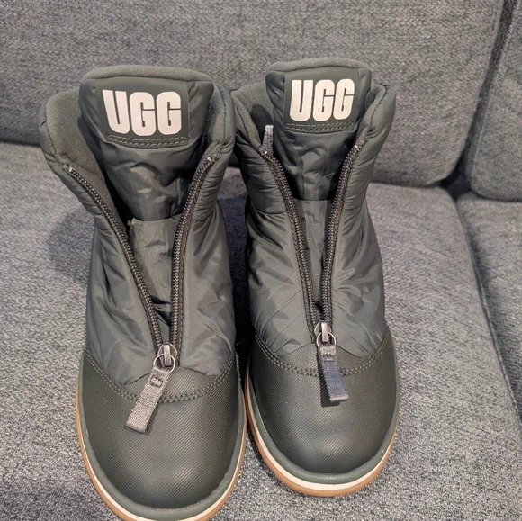 UGG Lakesider Zip Ankle Boot